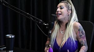 os clientes voltam porque ela se masturba desde nova, ate um ladrao de banco pagou com boquete - julia fontanelli no sheer red