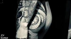 feel the tingle as i suck my pretty small bare feet for you