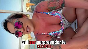 o negão pauzudo esfrega pau duro na buceta dela até enfiar tudo e foder gostoso