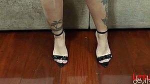 peituda e tatuada offers tight virgin ass first time