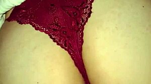 quieres ver como le lleno las nalgas de leche a mi esposa joven?