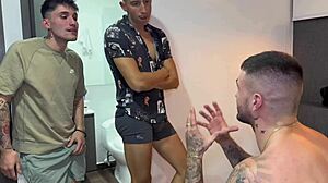 quise que mis amigos follaran a mi novia con doble vaginal por primera vez!