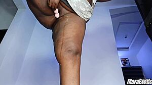 wanna see this thick ebony hotwife tease squirt in pov full vid?