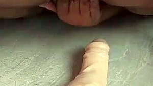bbw babe goes deep with fat dildo fucking till she squirts everywhere 💦🍑