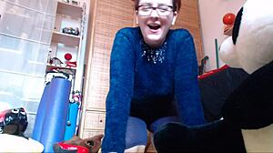 hey nicoletta soaks her toy with epic squirt and pee