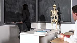 oh man my milf teacher valentina nappi rides rough and free