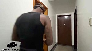 Wife Caught Spreading Juicy Ass for Huge Cock Bareback