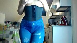 sexydea teases her secrets live on webcam solo