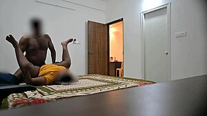 Indian Couple Fucks Teasing Muslim Maid Jamila