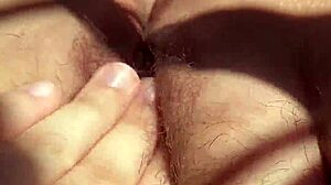 Latina curvy babe masturbates hot under sun closeup