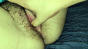 asi de facil es follar con mi niñera cachonda y jugosa