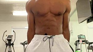Skinny California College Hottie Works Out Neck Shoulders Public Gym