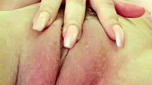 blondie fesser fingers dripping pussy with huge vibrator