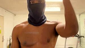 Skinny California College Hottie Works Out Neck Shoulders Public Gym