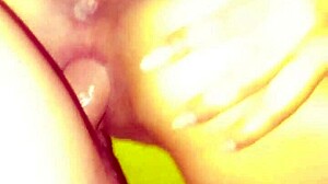 Chica infiel del centro comercial termina con creampie doggystyle en público