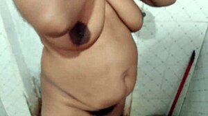hot mom bathing, those big tits and ass shaking in the bathroom tub 💦🛁
