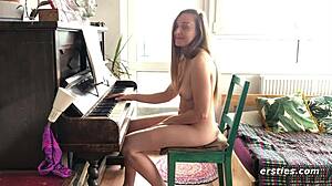 wanna see sweet sarah play piano totally nude?