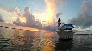 i flash my boobs on this wild boat ride