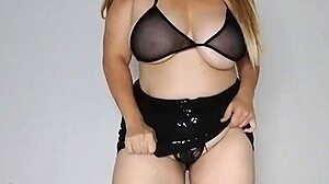 Dirty Blonde Vivi Guedez Fires Up Pink Grilled Pussy