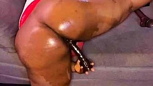 wanna see petal's shaved pussy up close today?