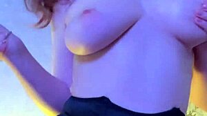 😍 busty beauty in stockings gives blowjob handjob while vibing domi😘