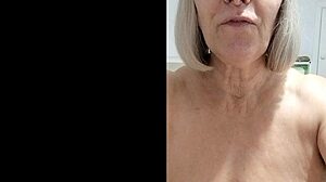 DIRTY HOUSEWIFE DIGS FINGERS DEEP IN HER TIGHT ARSE!
