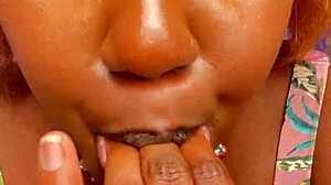 i love playing with my beautiful dripping pussy making creamy messes homemade solo toy ride 😍💦