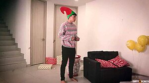 Cheating on mama noel... fuck her christmas pussy? 🎄💦