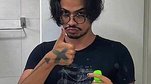 olha essa punheta do coringa na batman kkkkk