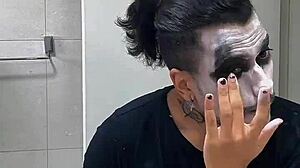 olha essa punheta do coringa na batman kkkkk