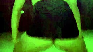 Amateur couple dancin dançando funky homemade hotel romp
