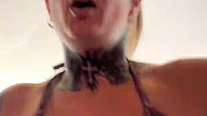 Gym workout turns wet pussy tease outdoors? 