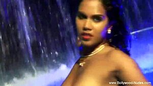 oh man, this indian lady's ritual dance has me hooked already...