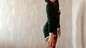 Wanna see this brunette strip in stockings and toys to a deep strong climax?