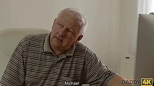 😍 red-haired teen couldnt resist daddys old man charms suckin him off hard daddy4k 💦