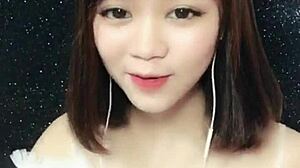 Korean uplive girl Việt Hương teases sexy webcam show fully live