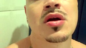 HORNY BODYBUILDER POUNDS MUSCULAR ASS IN SHOWER