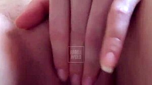 Submissive tattooed girlfriend rebolas wildly on muscular cock
