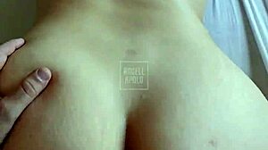 Submissive tattooed girlfriend rebolas wildly on muscular cock