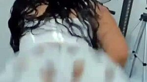 brazilian babe shakes her hips in steamy twerk session