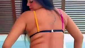 brazilian babe shakes her hips in steamy twerk session