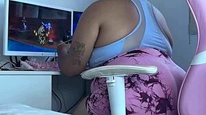 Curvy brunette amateur in leggings has embarrassing farting mishap during online gaming session