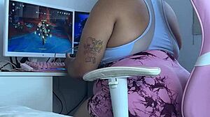 Curvy brunette amateur in leggings has embarrassing farting mishap during online gaming session