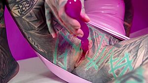 imagine her tattooed fingers stretching that tight goth asshole wide open
