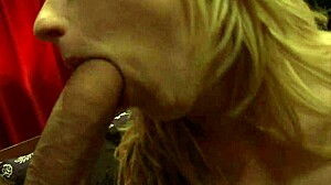 Sweet Blonde Teen Arranges Online Sex Chat