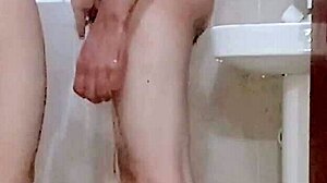 desi housewife's wet pussy bathed hard by indian hubby in bathroom