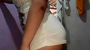 Sexy babe delivers sensual heat