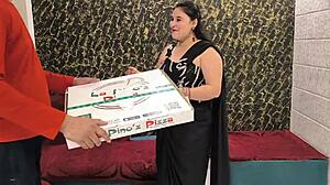 pizza guy bangs indian beauty's big ass for free deepthroat deal