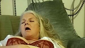 WOW HOT MATURE BBW SLAMS HER DILDO DEEP AND WILD