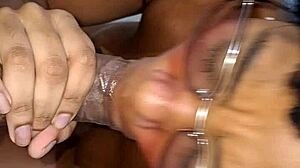 fiquei desfilando de calcinha pro padrasto ate ele me comer gostoso